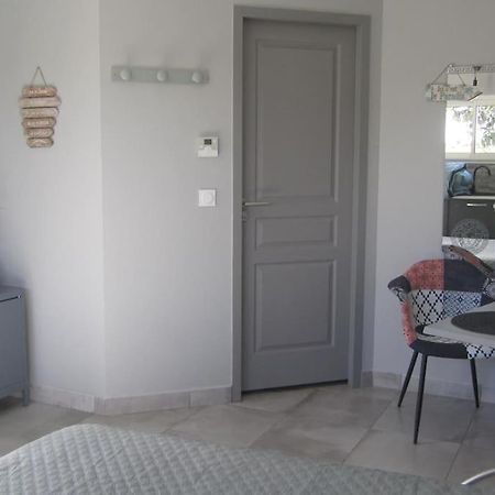 Studio Tout Confort Au Coeur Des Graves Portets Buitenkant foto