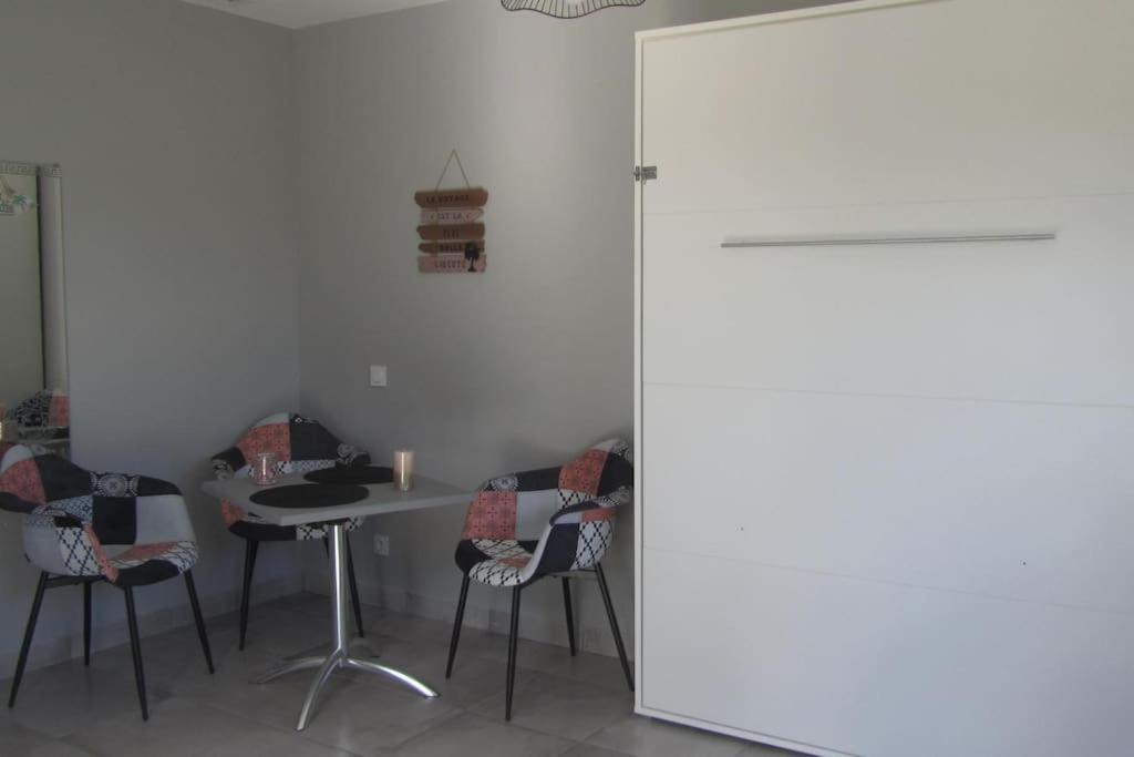 Studio Tout Confort Au Coeur Des Graves Portets Buitenkant foto